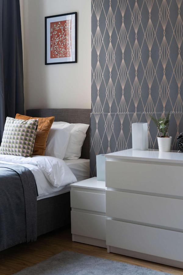 Two Bedroom Apartment In Tooting Londra Exterior foto
