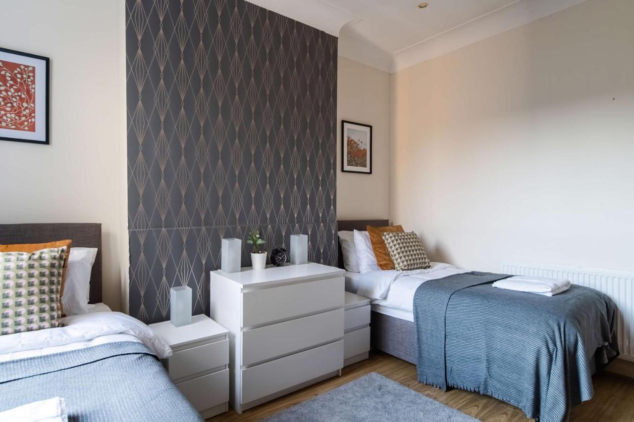 Two Bedroom Apartment In Tooting Londra Exterior foto